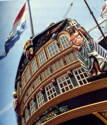 Amsterdam Sheepvaartmus, link qui per dimensioni reali