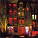 Vetrina  di notte nel Quartiere a Luci Rosse di Amsterdam