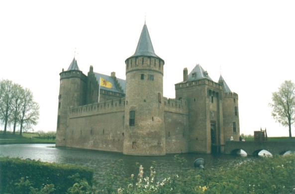 Il Castello di Muiderslot, qui per ingrandire, link qui per dimensioni reali
