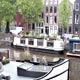 House boat l'una di fronte all'altra ad Amsterdam