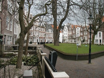 Begijnhof di Amsterdam a n° 104, link qui per dimensioni reali